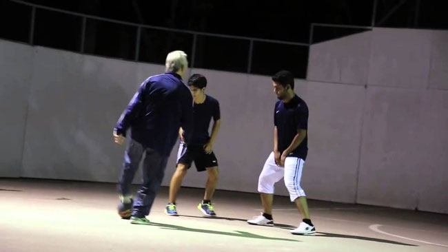 Lelaki Tua Ini Diketawakan Ketika Bermain Futsal Tetapi Aksi Beliau Selepas Itu...