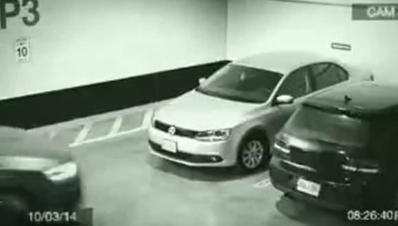 WOW! Gaya Lelaki Ini Parking Membuat Kami Hilang Stress. Sangat Awesome!