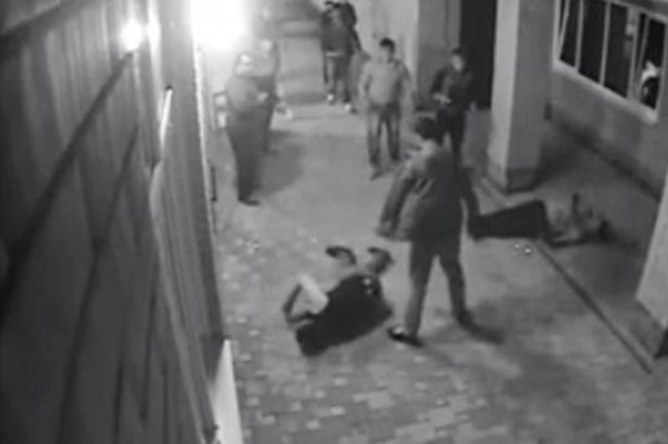 Silap Besar Apabila Sekumpulan Samseng Mengganggu Isteri Seorang Peninju Professional. Menempah Bala