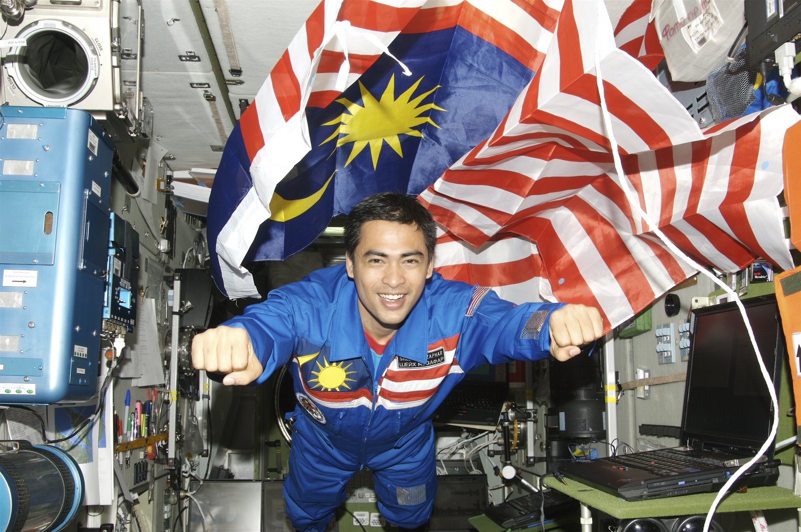 Kami Sangat Teruja Melihat Angkasawan Pertama Malaysia Dengan Dokumentari Ringkasnya Di ISS