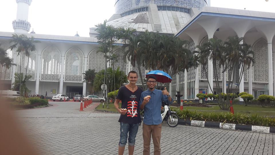 Cara Lelaki Ini Berdakwah Kepada Seorang Freethinker Buat Kami Rasa Bangga Dengan Beliau