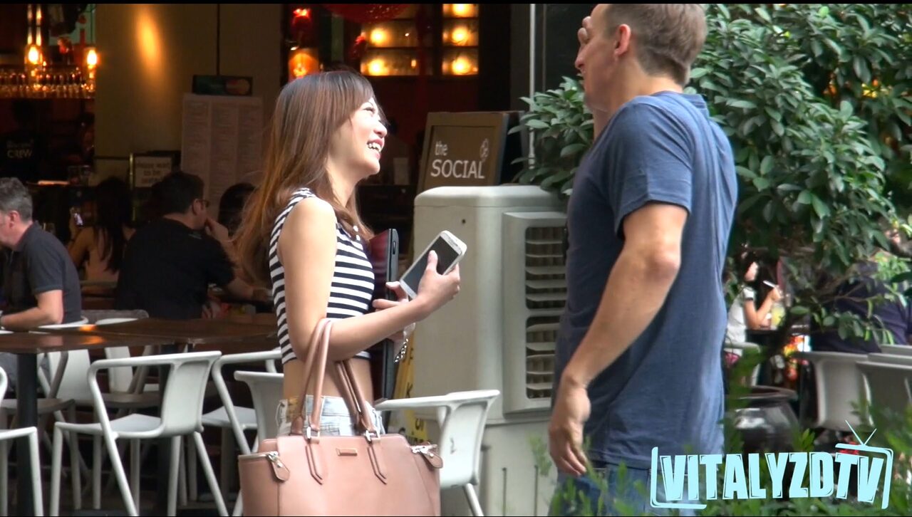 VITALYZDTV Hadir Ke Malaysia Untuk Menawan Hati Gadis Malaysia. Berjayakah Beliau? Lihat Ini