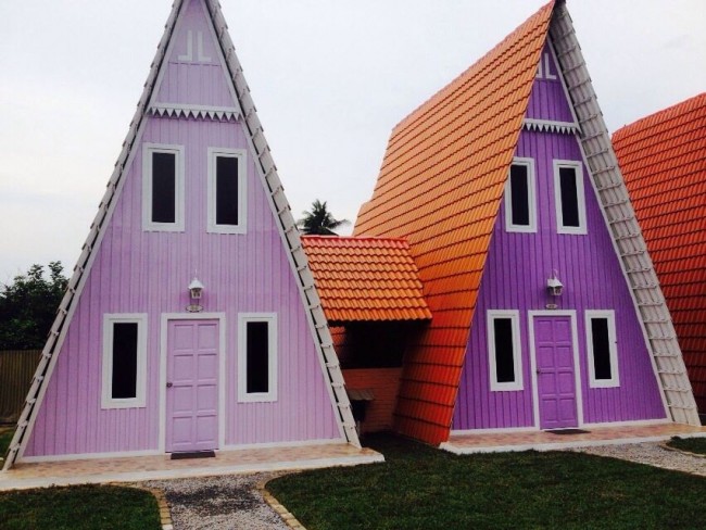 Hotel Unik Berwarna Warni 'Masbro Village' Di Melaka Buat Kami Tertawan