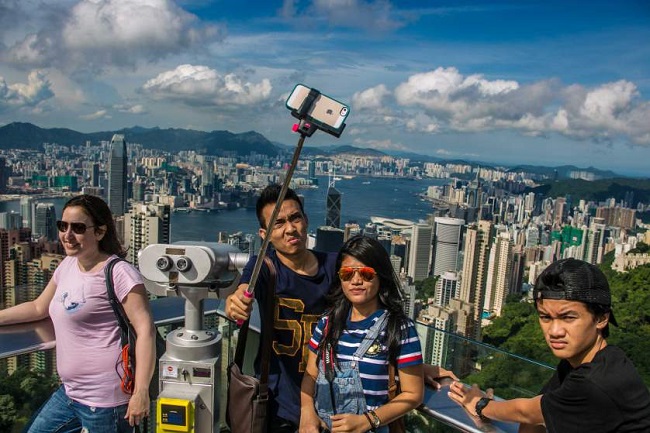 Senarai Lokasi Pelancongan Di Luar Negara Yang Mengharamkan 'Selfie Stick'