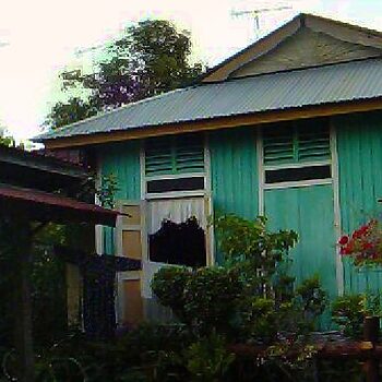 Gambar Sebenar Rumah Kampung Yang Dijadikan Peta Counter Strike. 'Link' Peta Disediakan