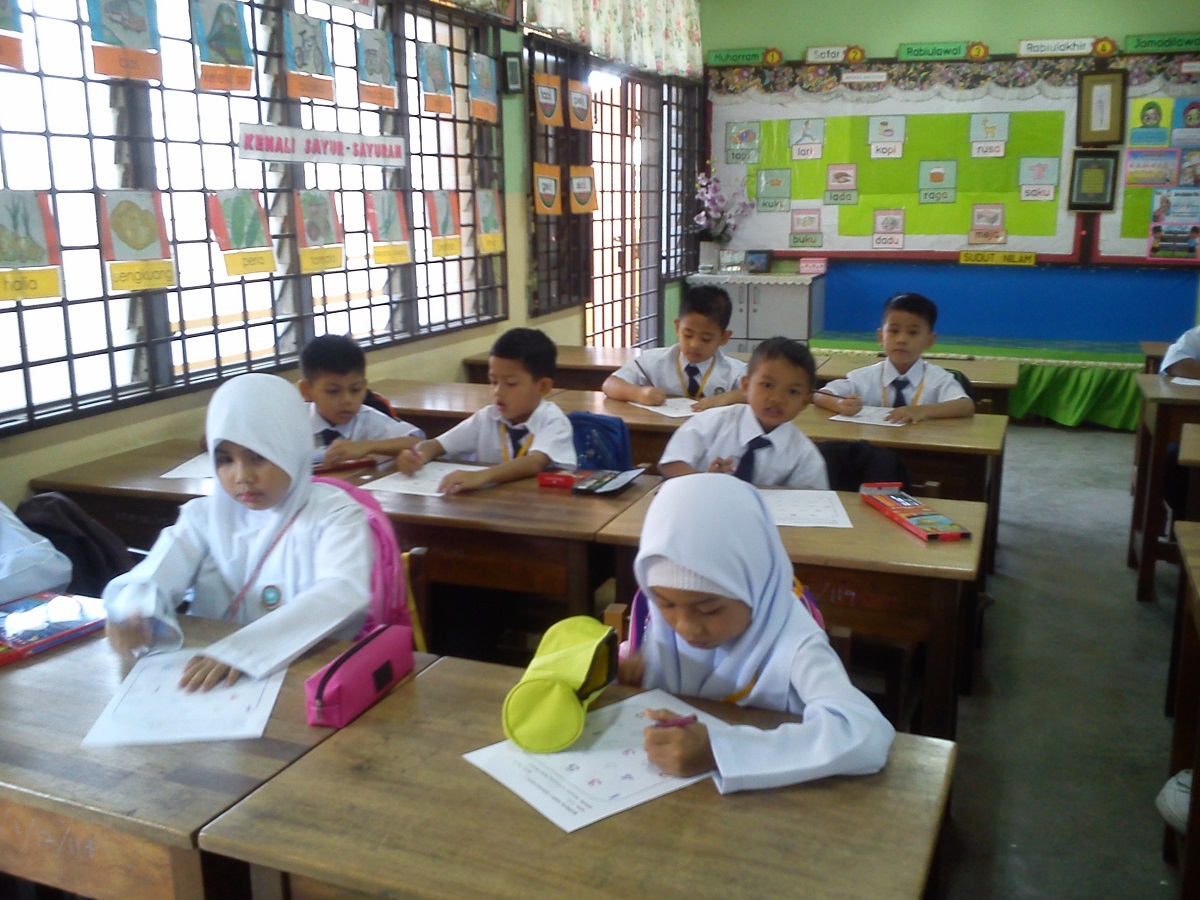 Erti Sedap Bagi Seorang Anak Penoreh Getah Buat Gurunya Sebak