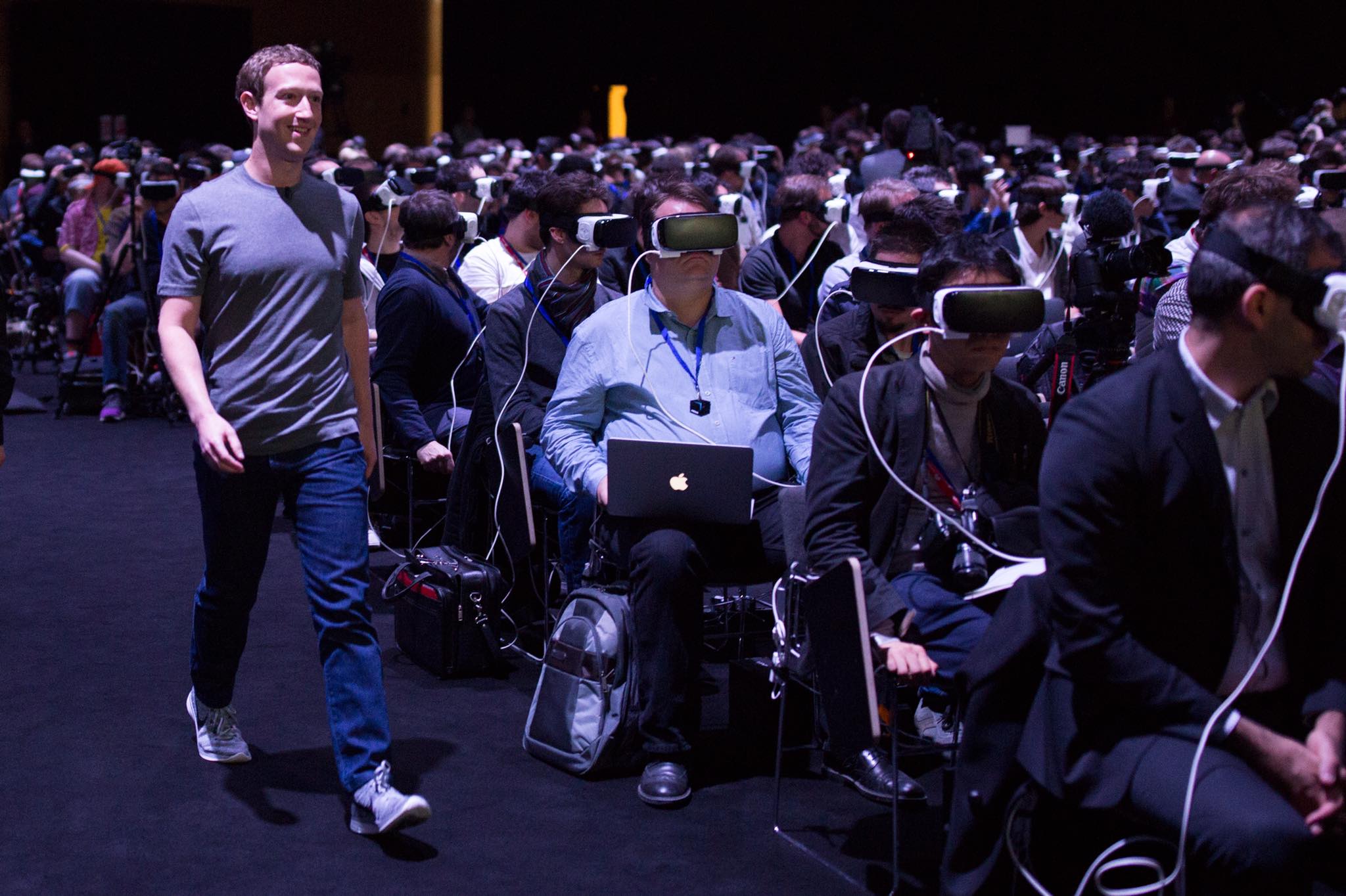 Gambar Mark Zuckerberg Ini Akan Buat Anda Takut Dengan 'Oculus Rift'