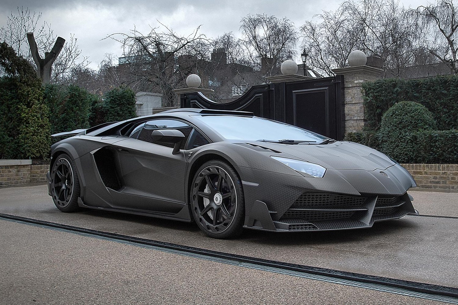 Lamborghini Aventador 750-4 Superveloce 2016 Edisi J.S.1 Oleh Mansory