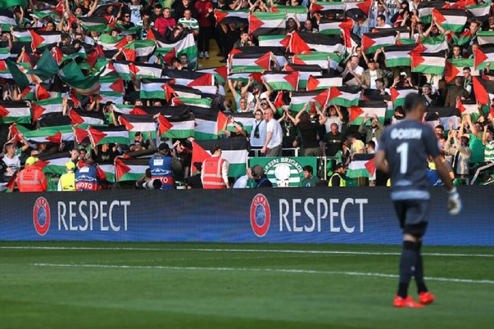 Peminat Kelab Celtic Kibar Bendera Palestine Ketika Perlawanan Dengan Kelab Dari Israel