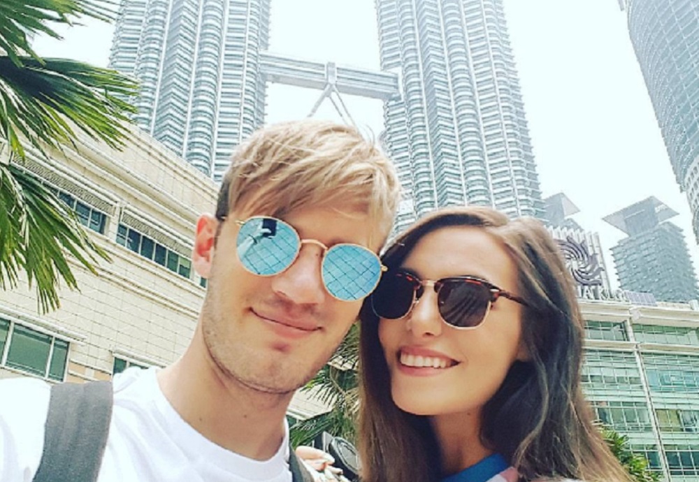 Bintang Youtube 'PewDiePie' Jalan-Jalan Di Malaysia