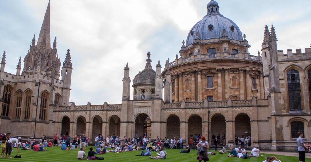 Oxford Graha Ilmu Para Cendikiawan Yang Berusia Hampir 900 Tahun