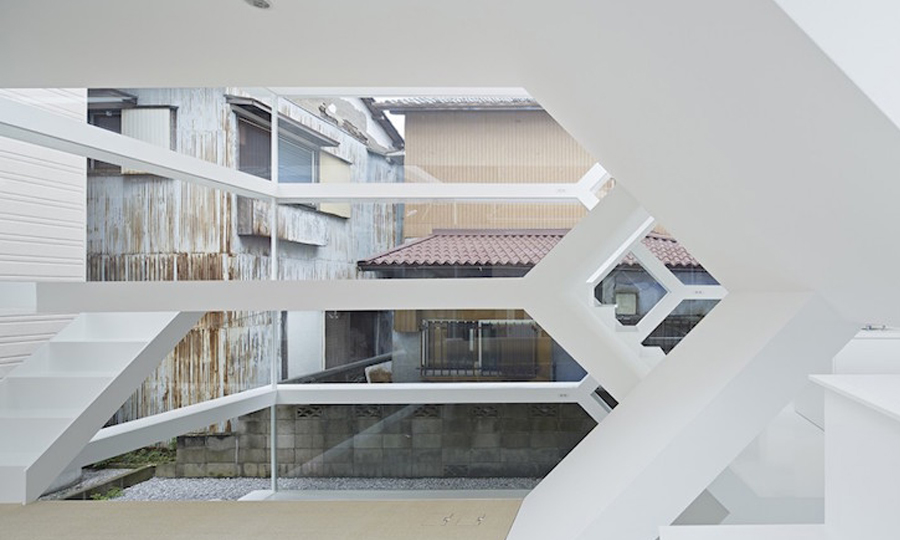 S-House, Rumah Kaca 'Tanpa Privasi' Yang Minimalis