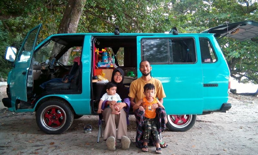 Kisah Sebenar Di Sebalik Campervan Berusia 34 Tahun Yang Viral Di Media Sosial