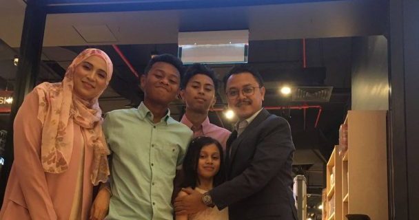 Borders Hadiah Istimewa Buat Anak-Anak, Aku Angkat Topi Pada Ibubapa 'Awesome' Ini