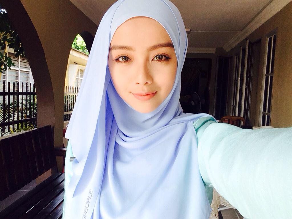 Bagaimana Untuk Mengurangkan Storan Smartphone Sambil Menyimpan 'Selfie' Raya Anda