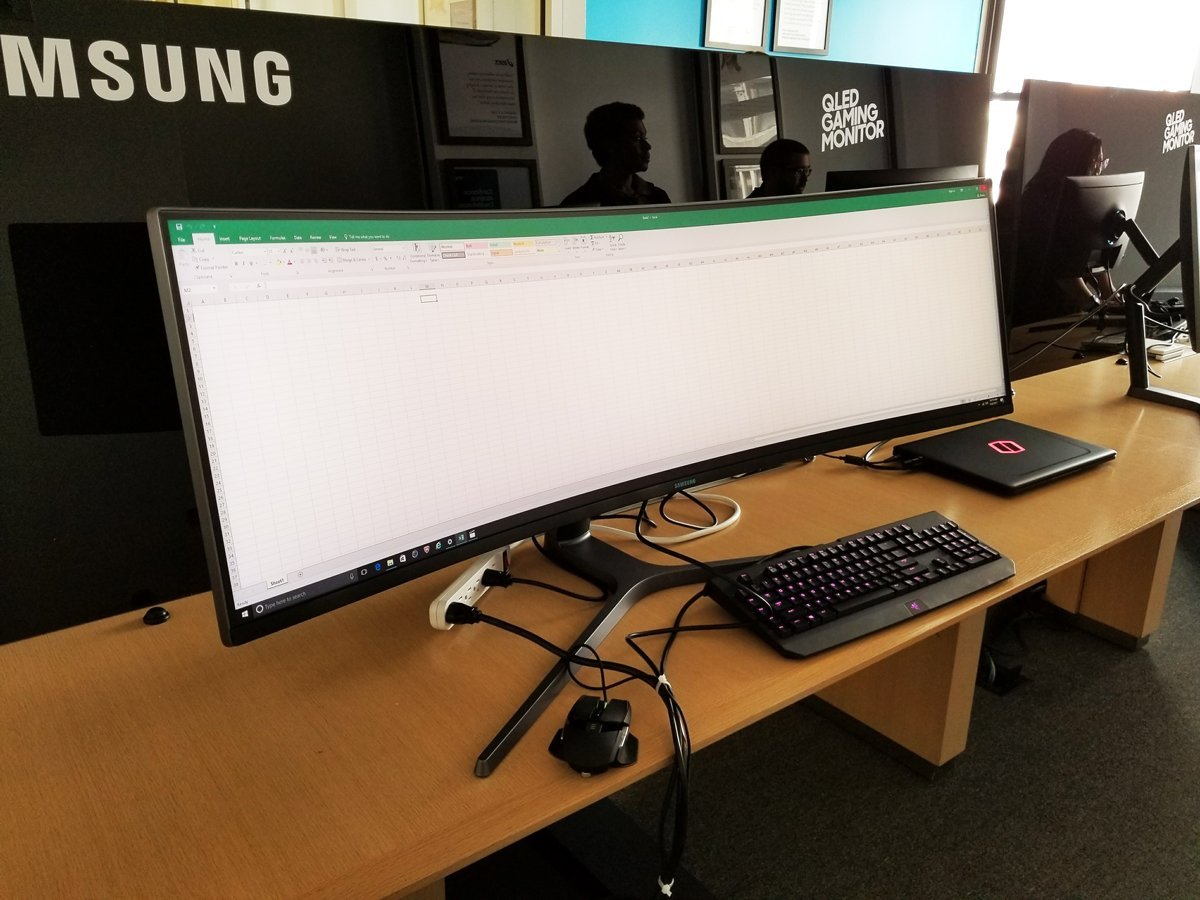 Bagaimana Monitor Bersaiz 49-Inci Ini Bakal Mengubah Cara Anda Menggunakan Komputer