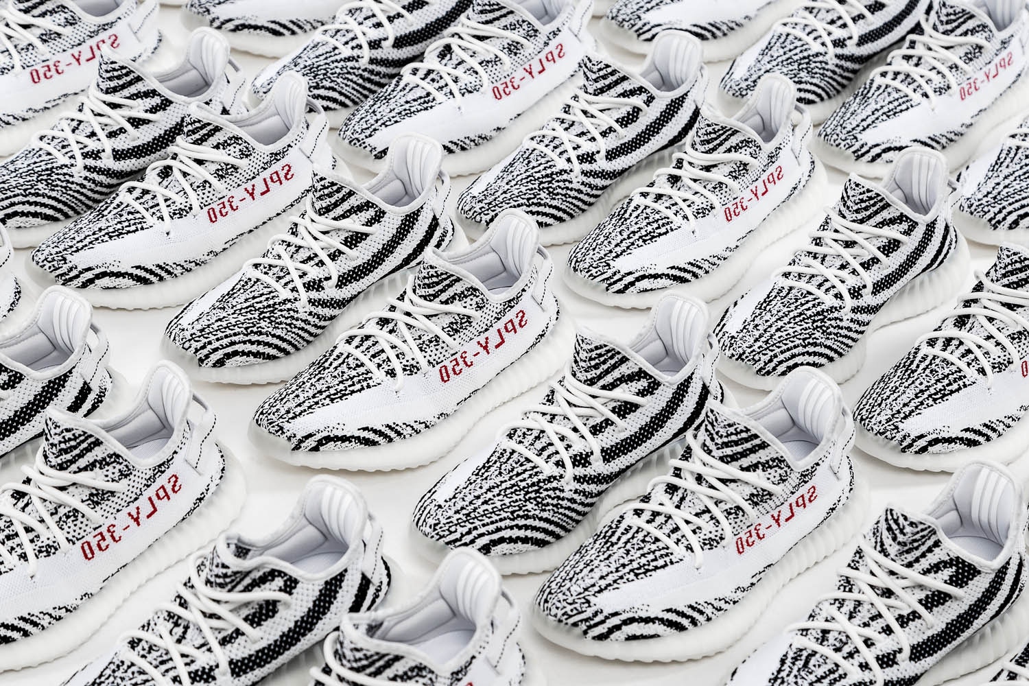 Dua 'Hackers' China Ini Dipukul Kerana Beli Semua Stok Adidas YEEZY 'Zebra'