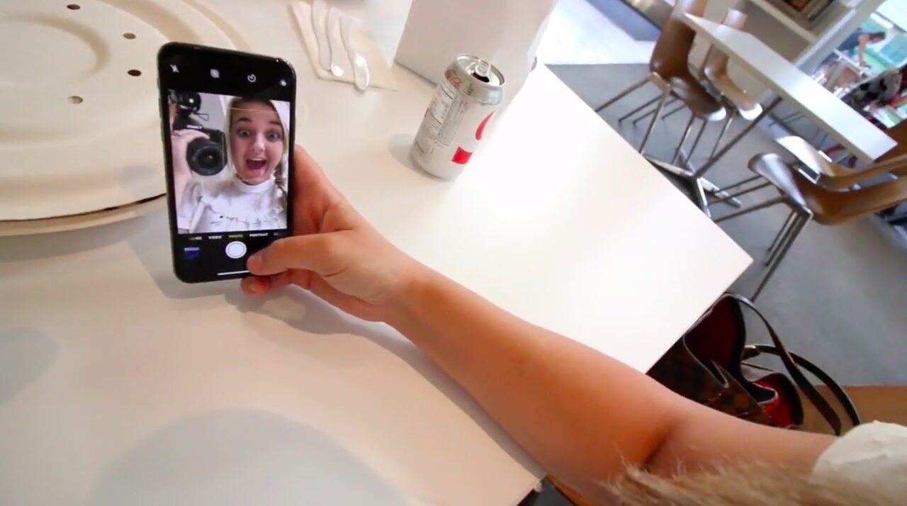 Pekerja Apple Dipecat Selepas Membiarkan Anaknya Memuat Naik Video iPhone X