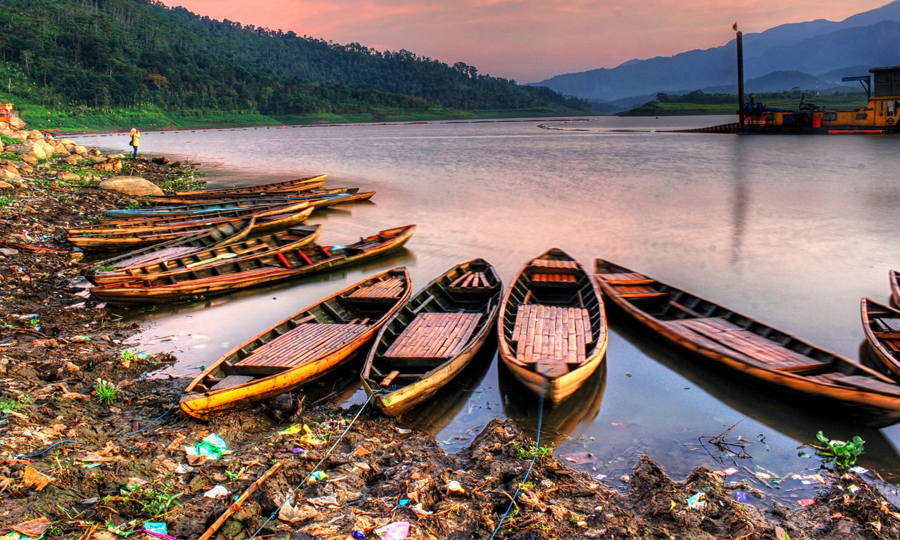 8 Lokasi Cantik Di Indonesia Yang Kini Rosak Dan Dicemari Sampah