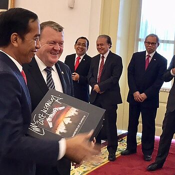 Jokowi Beli Kembali Album Metallica Yang Dihadiahkan Kepadanya