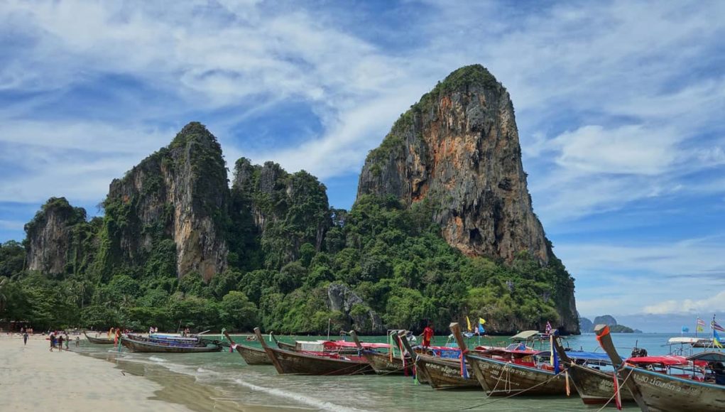 Anda Berdepan Hukuman Denda Atau Penjara Jika Merokok Di Pantai Thailand Selepas Ini