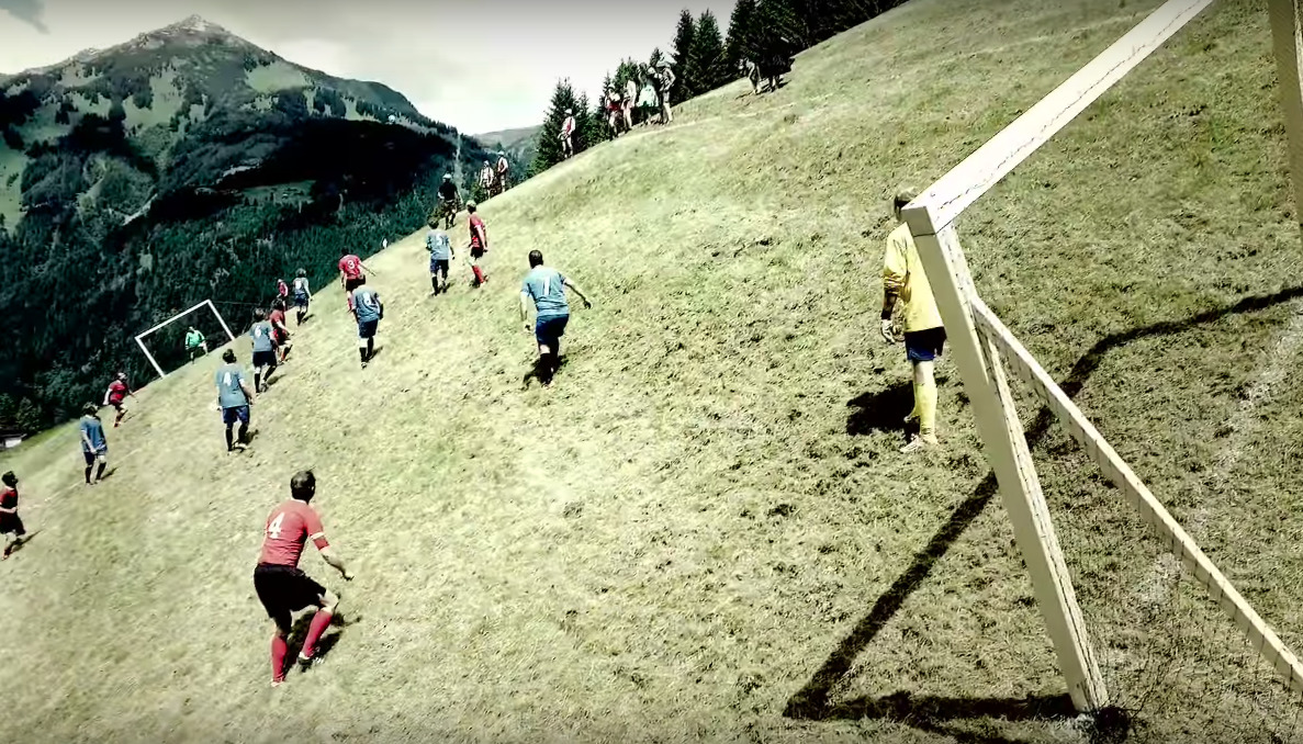 Tonton Iklan Kreatif Mercedes-Benz Mempromosikan MYVAN Melalui 'Alpine Soccer'