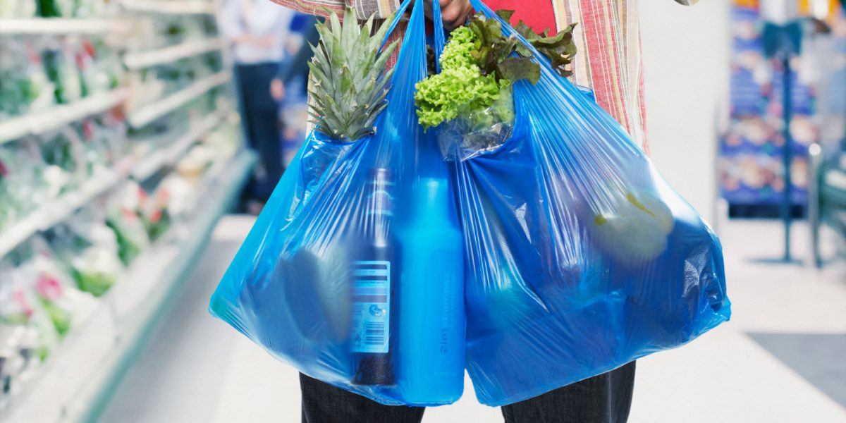 Pasar Raya Untung RM120 Juta Setahun Hanya Dengan Menjual Beg Plastik