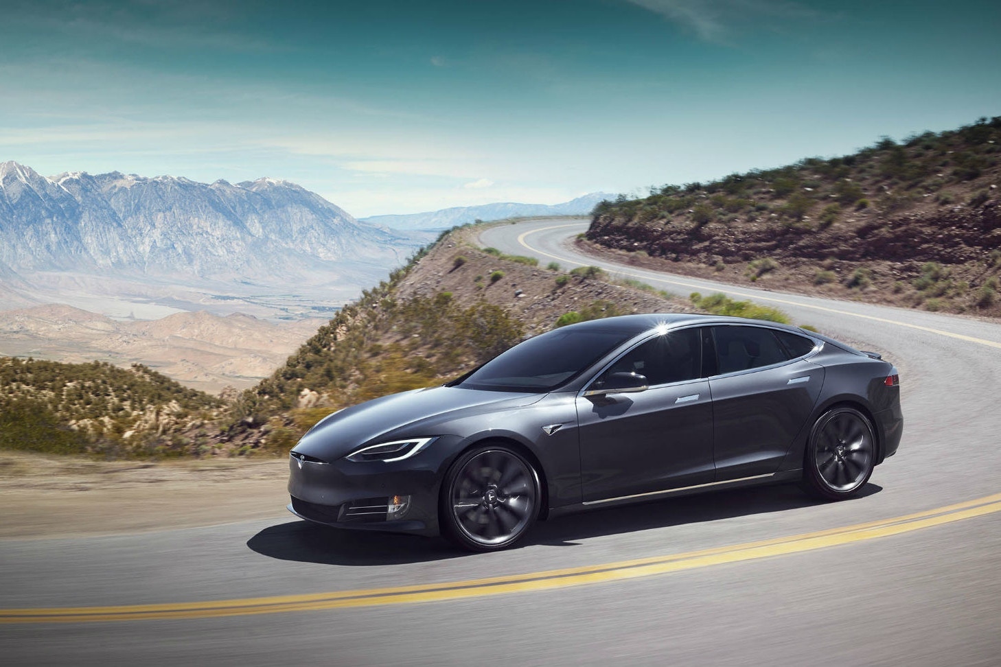 Tesla Dilaporkan Menjual Kereta Yang Rosak Secara Haram