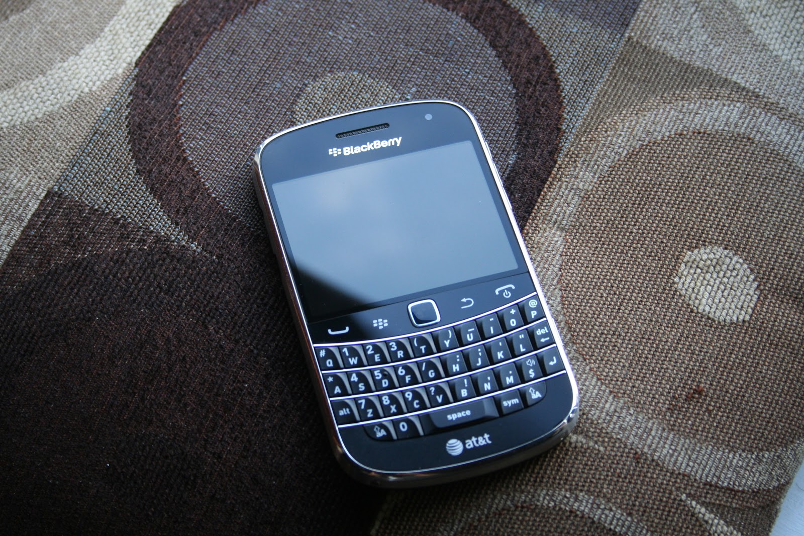 BlackBerry Sedia Untuk Menyaman Facebook Berikutan Pelanggaran Paten BBM