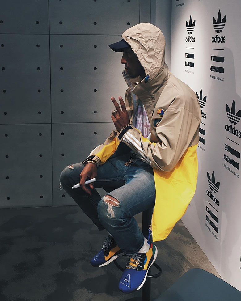 Lihat Sneaker 'Pharrell x adidas' Yang Baru Sahaja Tertiris