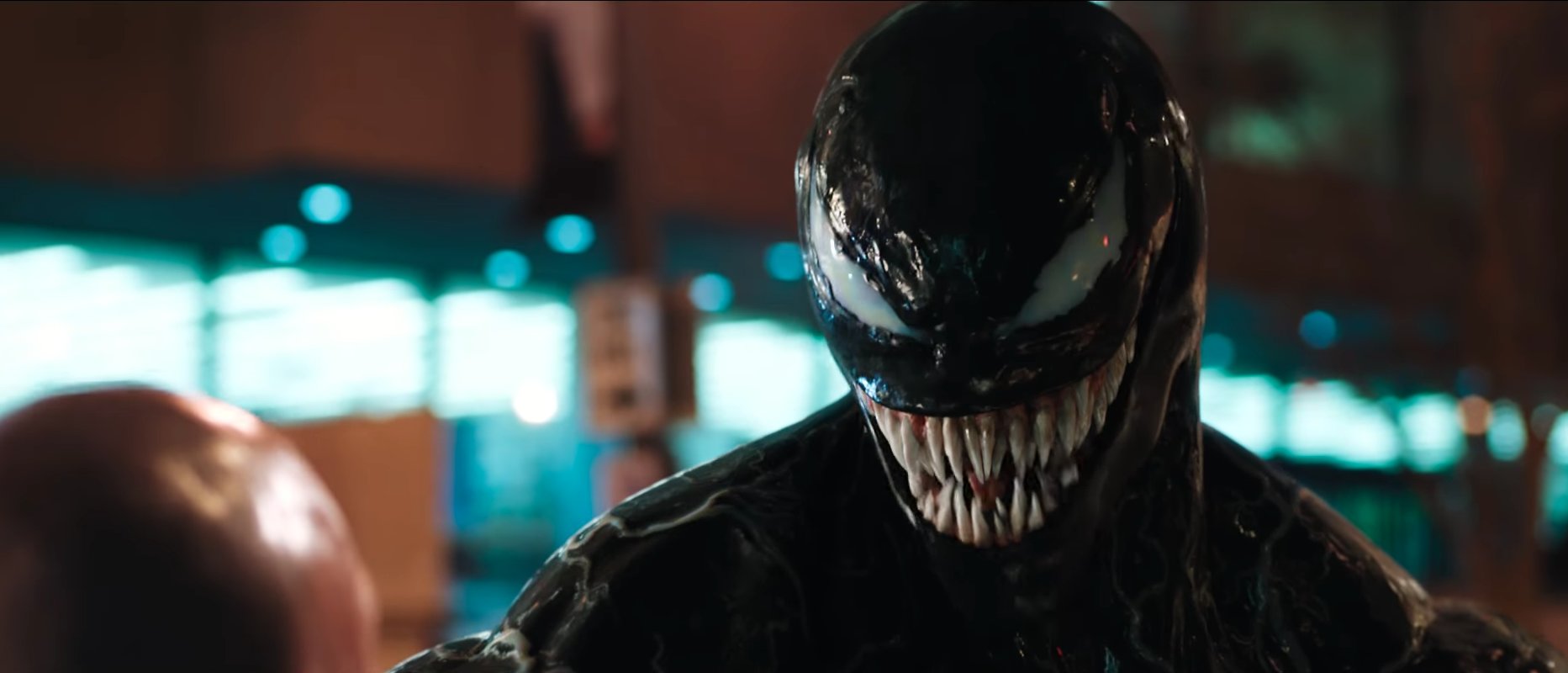 Rupa Sebenar 'Venom' Diperlihatkan Melalui Trailer Terbaru