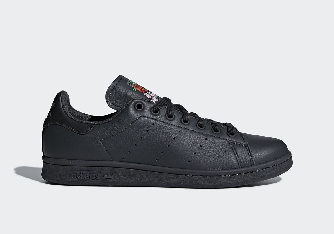 adidas Hasilkan Stan Smith Dengan Rekaan Sulaman 'Floral'