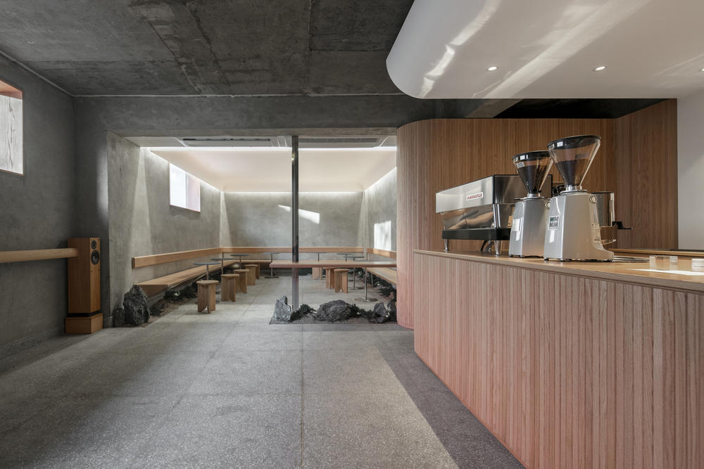 Cafe Oriente Di Seoul Ini Hadir Dengan Rekaan 'Semi Underground'