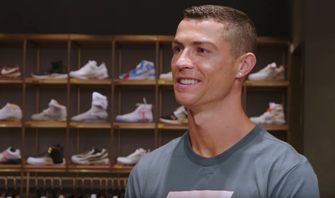 Lihat Cristiano Ronaldo Berbelanja Lebih RM13,000 Untuk Beli ‘Sneakers’ Nike