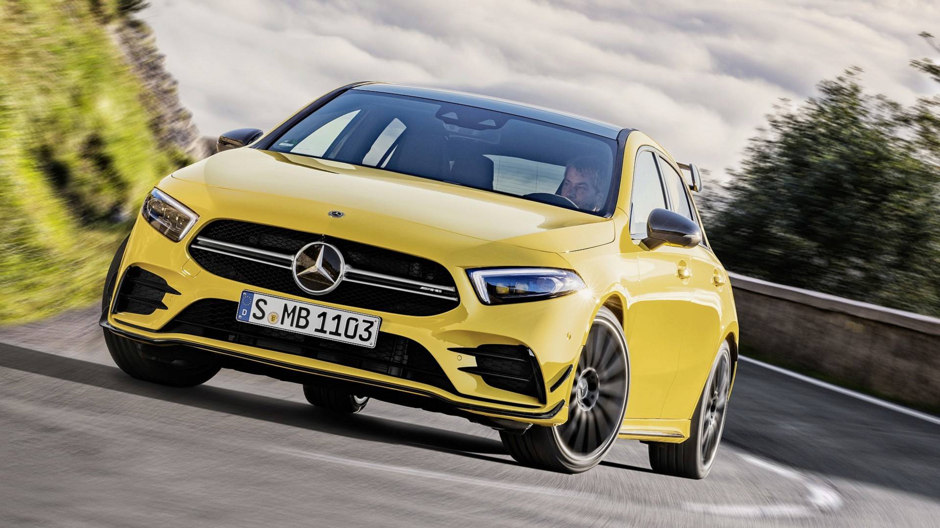 Mercedes Memperkenalkan Model Terbaru AMG A35 4Matic