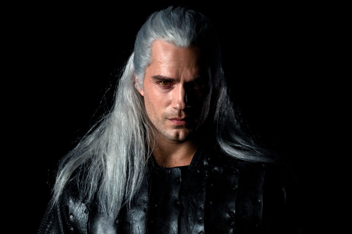 Pandang Pertama Henry Cavill Untuk Siri Netflix 'The Witcher'