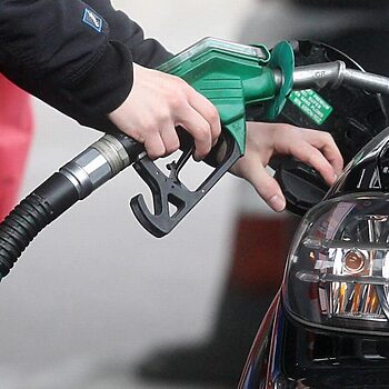 Subsidi Minyak RON 95 Tidak Ditawarkan Buat Kereta Mewah