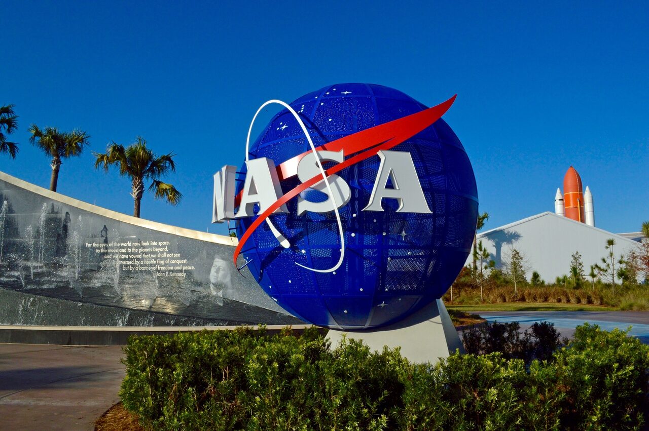 NASA Respon Permintaan Peminat Untuk Selamatkan Tony Stark