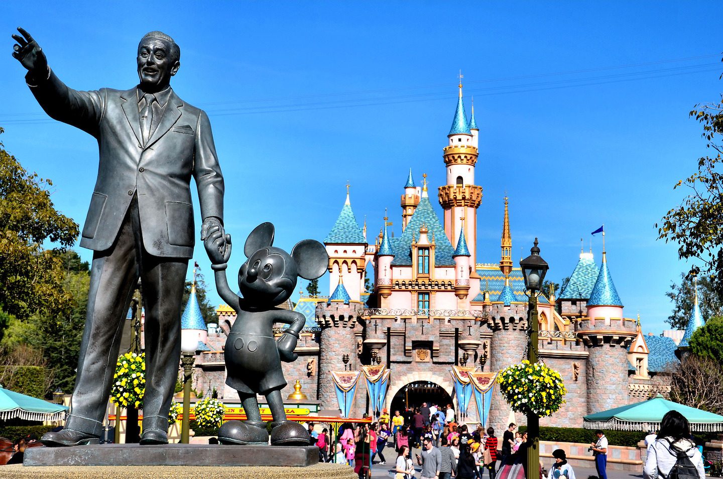 Harga Tiket Disneyland California Dinaikkan Kepada RM600 Sehari