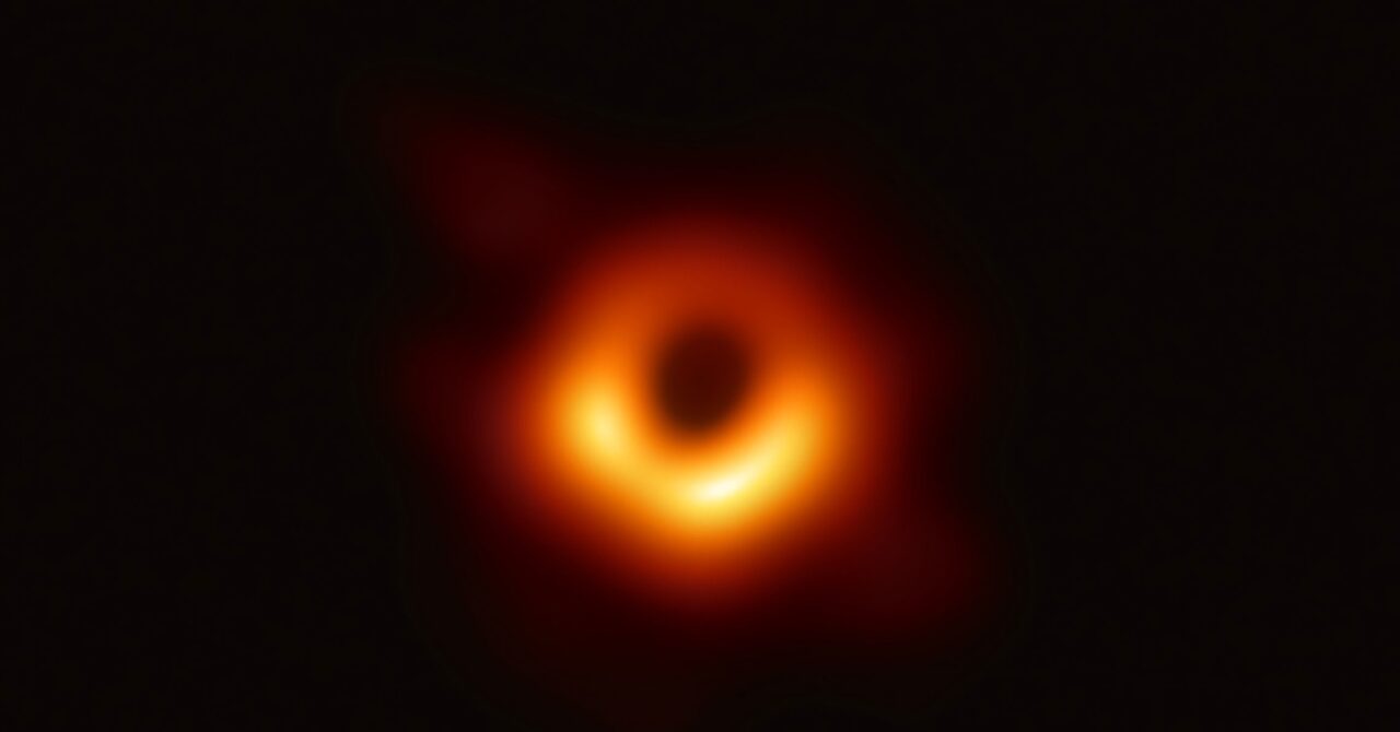 National Science Foundation Amerika Kongsikan Gambar Pertama 'Black Hole'