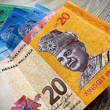 Rakyat Malaysia Penuhi Indonesia, Warga Indo Tertanya-Tanya Ekonomi Malaysia Sedang Baguskah? 2 Rakyat Malaysia