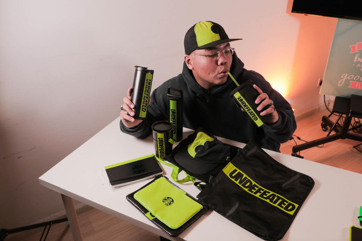 Vocket Review: Borong Semua! Item Mana Paling 'Rare' Dalam Koleksi Starbucks x Undefeated?