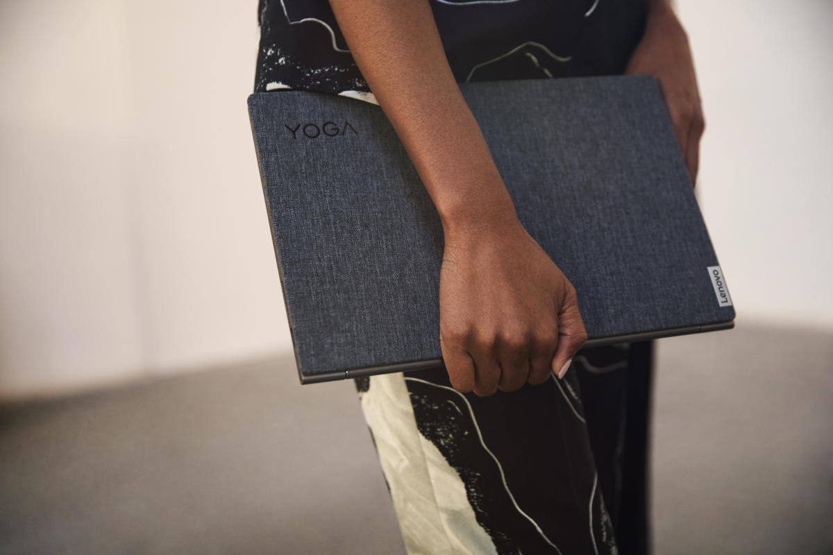 Lenovo YOGA Hadir Dengan Rekaan Unik Menerusi Kolaborasi Bersama The Batik Boutique