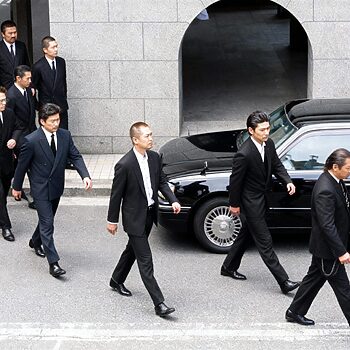Asal Usul Nama Yakuza Dan Mengapa Mereka Tidak 'Diusik' Di Jepun 5 YAKUZA