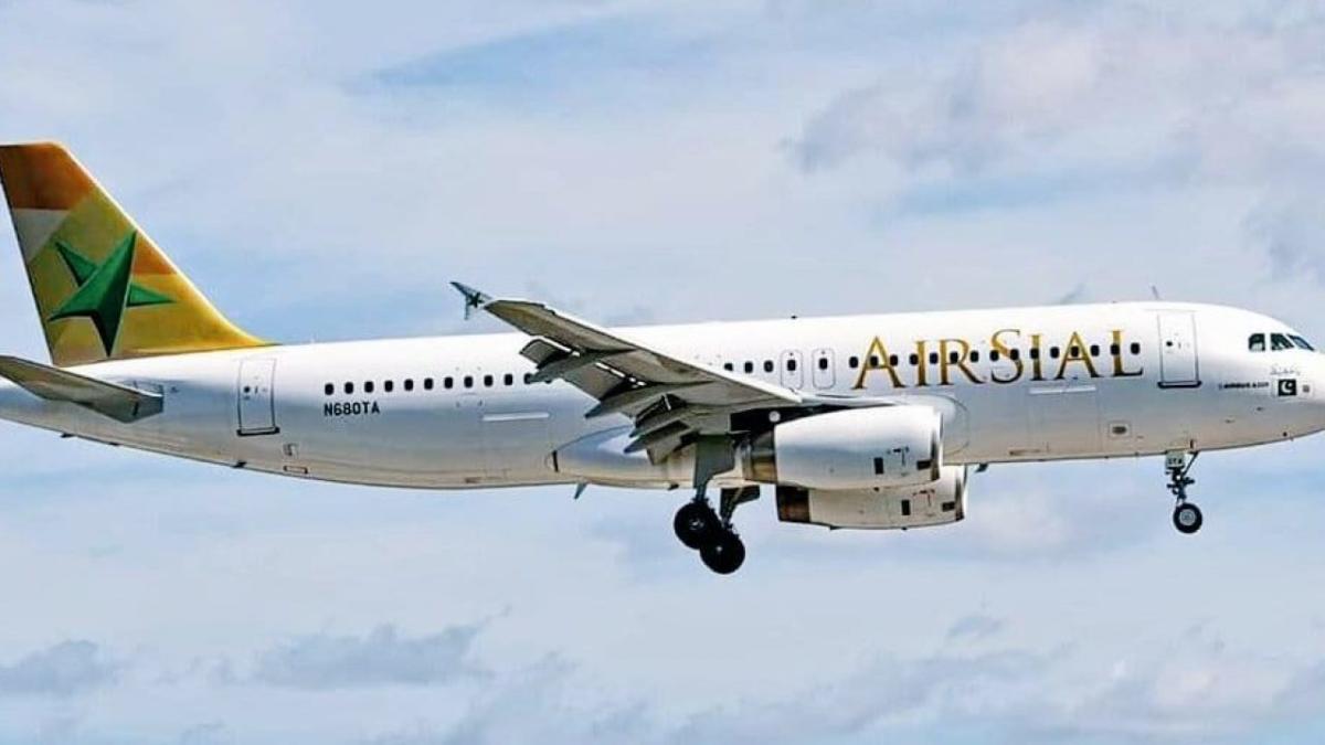 'AirSial', Nama Syarikat Penerbangan Swasta Pakistan Ini Curi Perhatian Netizen