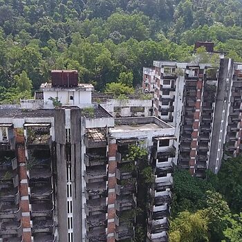 Selepas 28 Tahun Terbiar, Highland Tower Bakal Dirobohkan Dalam Masa Terdekat