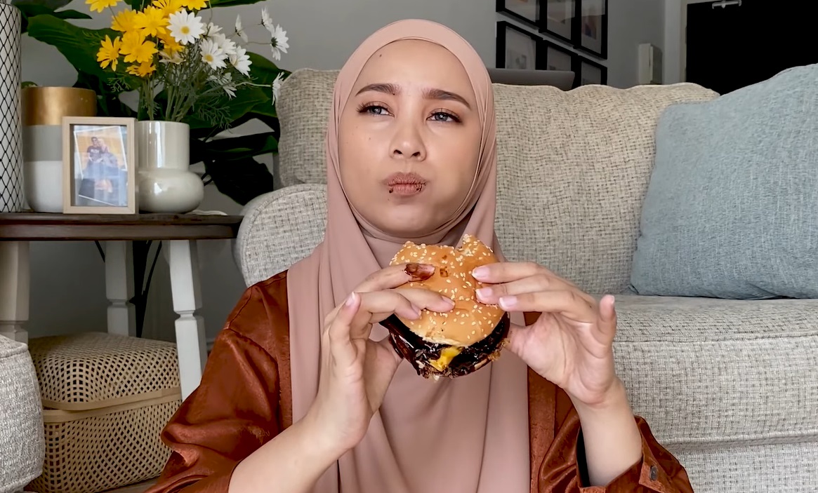 Bukan Lagi ‘Prank’, Burger Sos Coklat Burger King Ini Serius Buat Bella Keliru