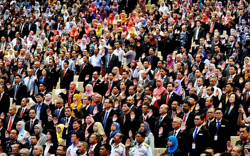 Penjawat Awam Gagal Ambil Vaksin Sebelum 1 November Bakal Dikenakan Tindakan Tatatertib