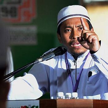 Pemuda PAS Beri Amaran, Batalkan Semua Konsert Atau Kami Akan Turun Protes