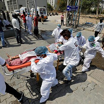 Lebih 1,000 Orang Ditahan Di Hospital, Ada Wabak Baharu Serang India